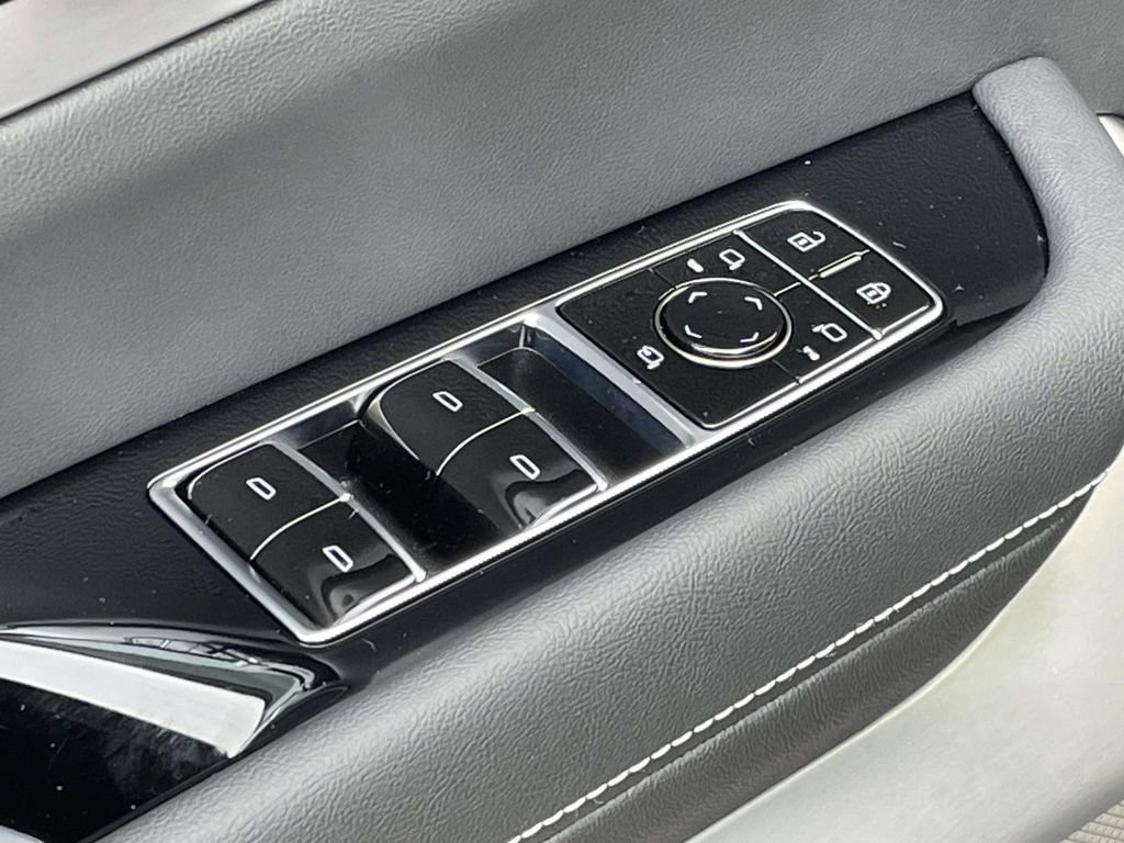 New 2026 Cadillac Vistiq Sport image 18