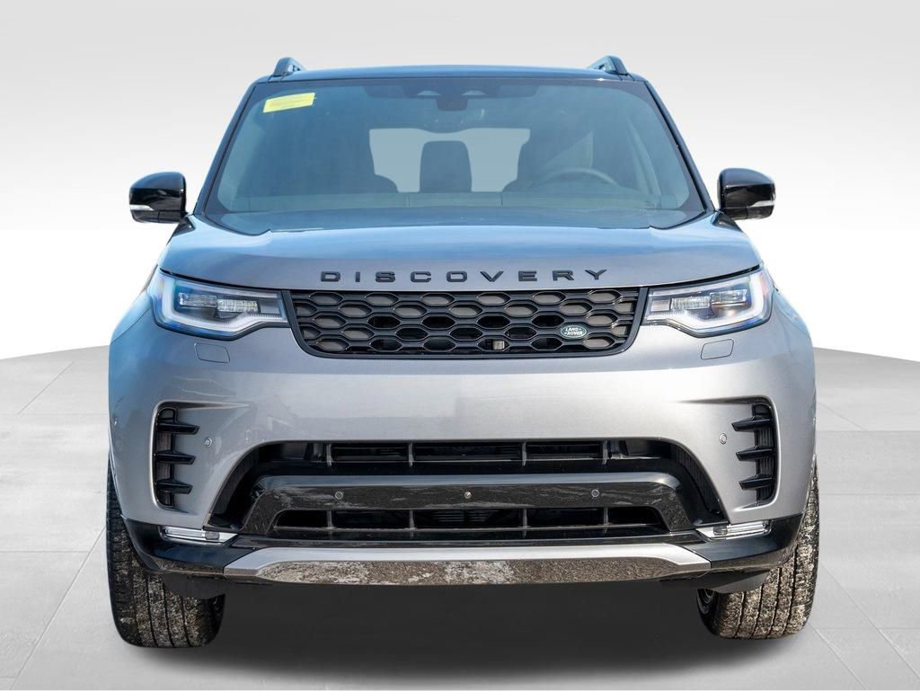 New 2025 Land Rover Discovery Dynamic SE image 2
