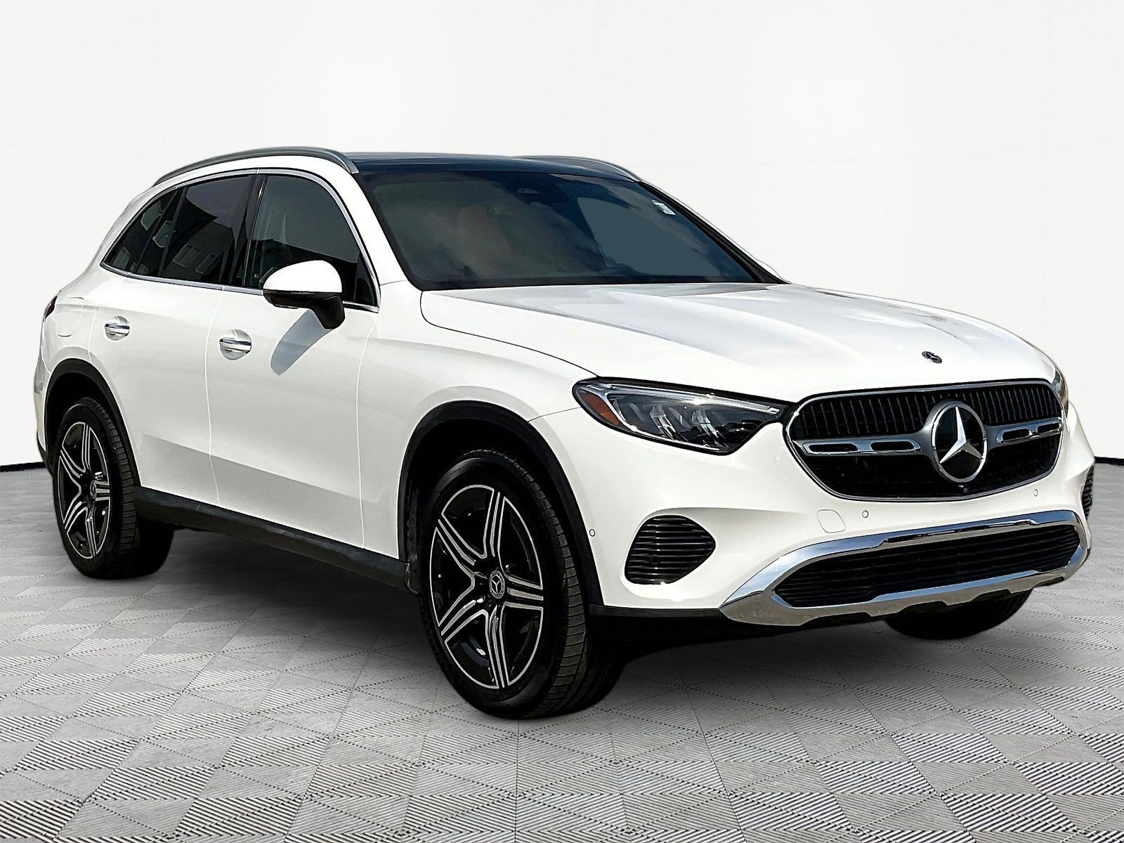 Certified 2026 Mercedes-Benz GLC 300 4MATIC image 3