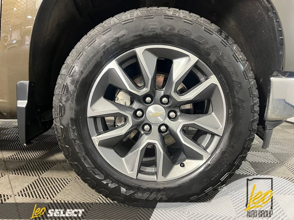Used 2023 Chevrolet Silverado 1500 LT AWD/4WD image 31