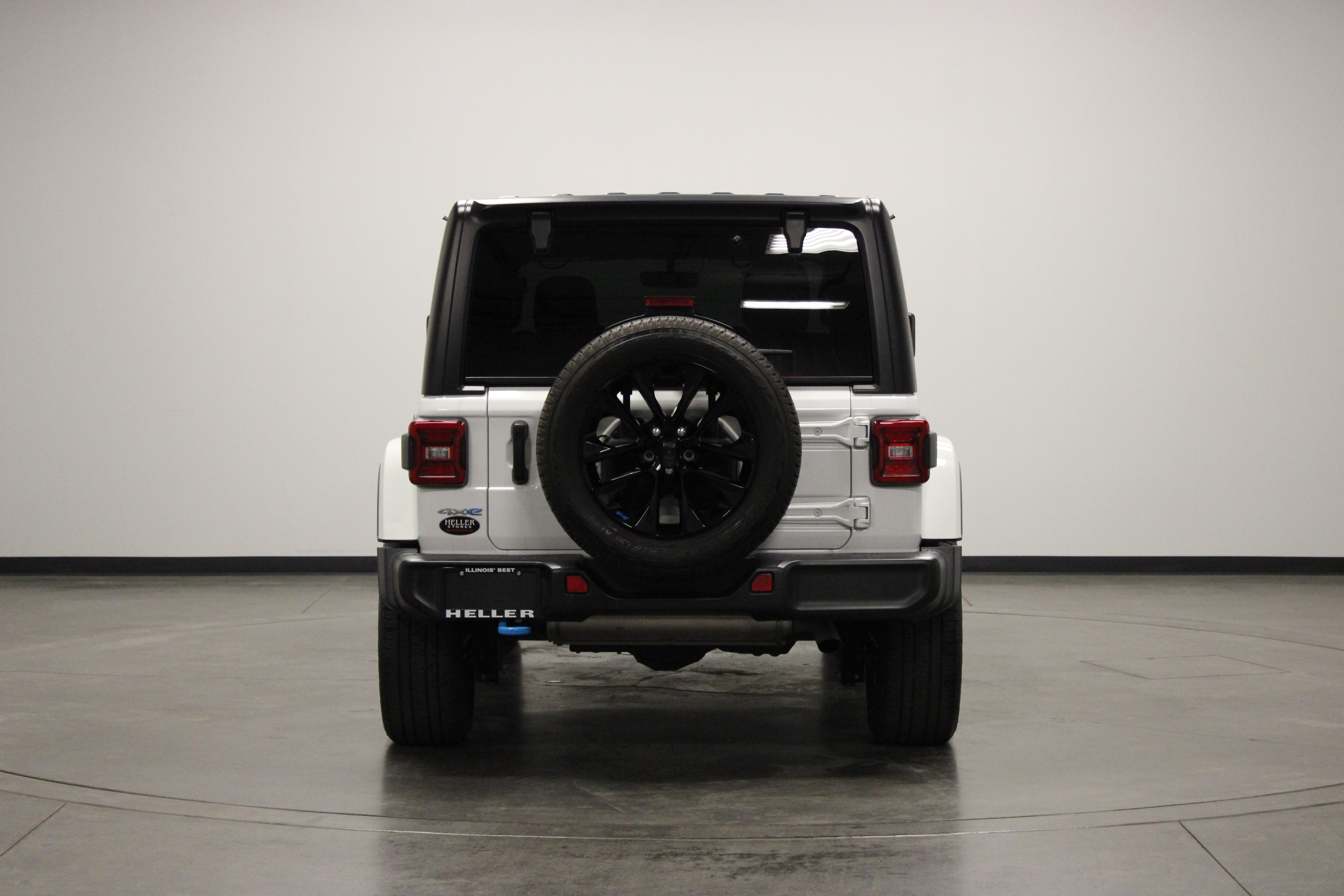 Used 2023 Jeep Wrangler Unlimited Sahara w/ Cold Weather Group AWD/4WD image 7