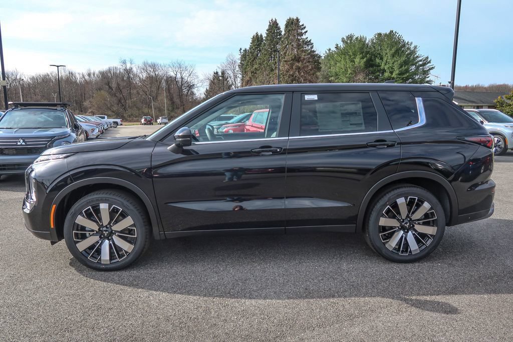 New 2026 Mitsubishi Outlander SE AWD/4WD image 2