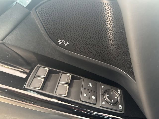 New 2025 Lexus LX 600 4WD w/ Luxury Package image 19