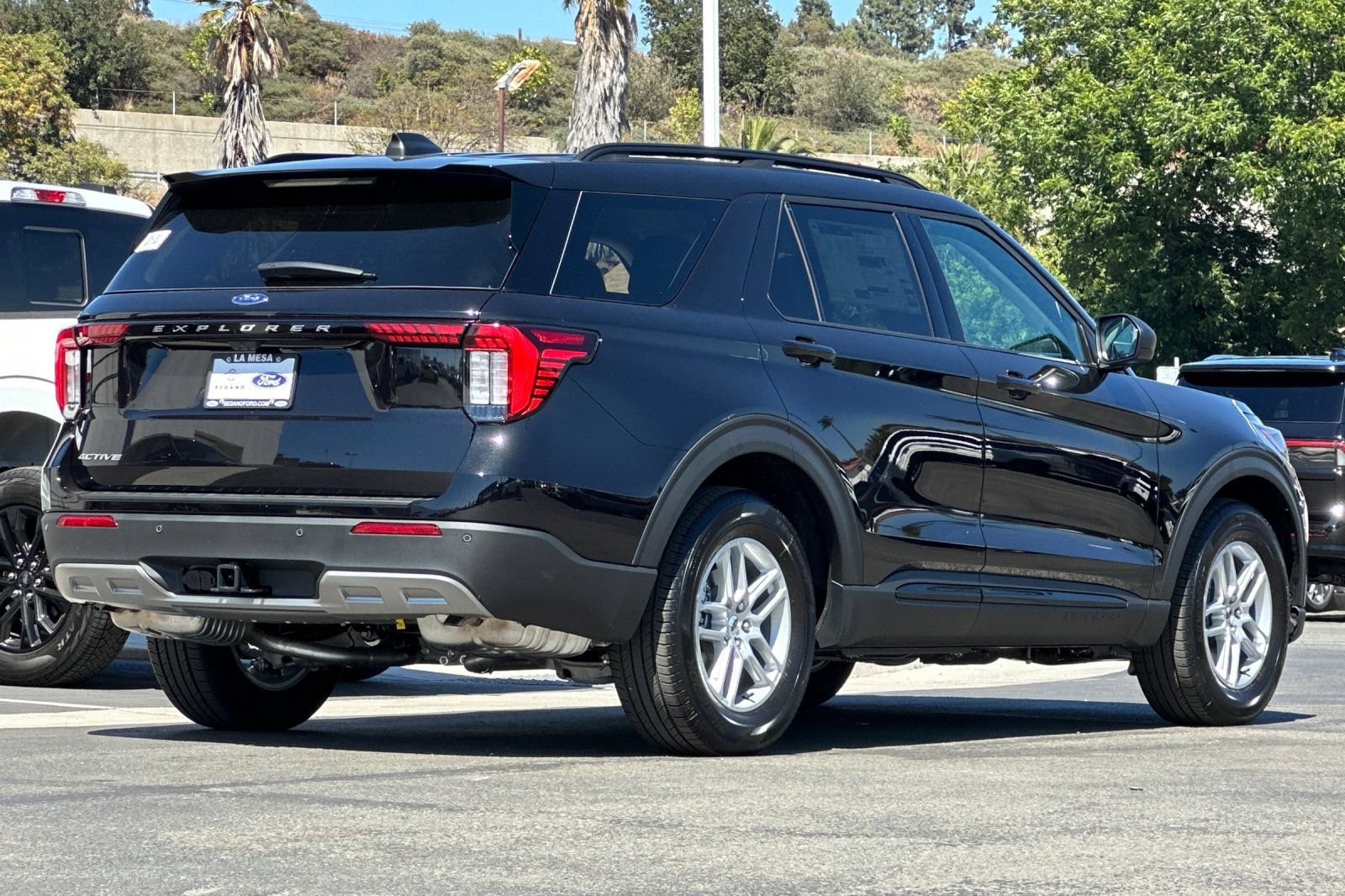 New 2026 Ford Explorer Active w/ Active Comfort Package RWD image 3