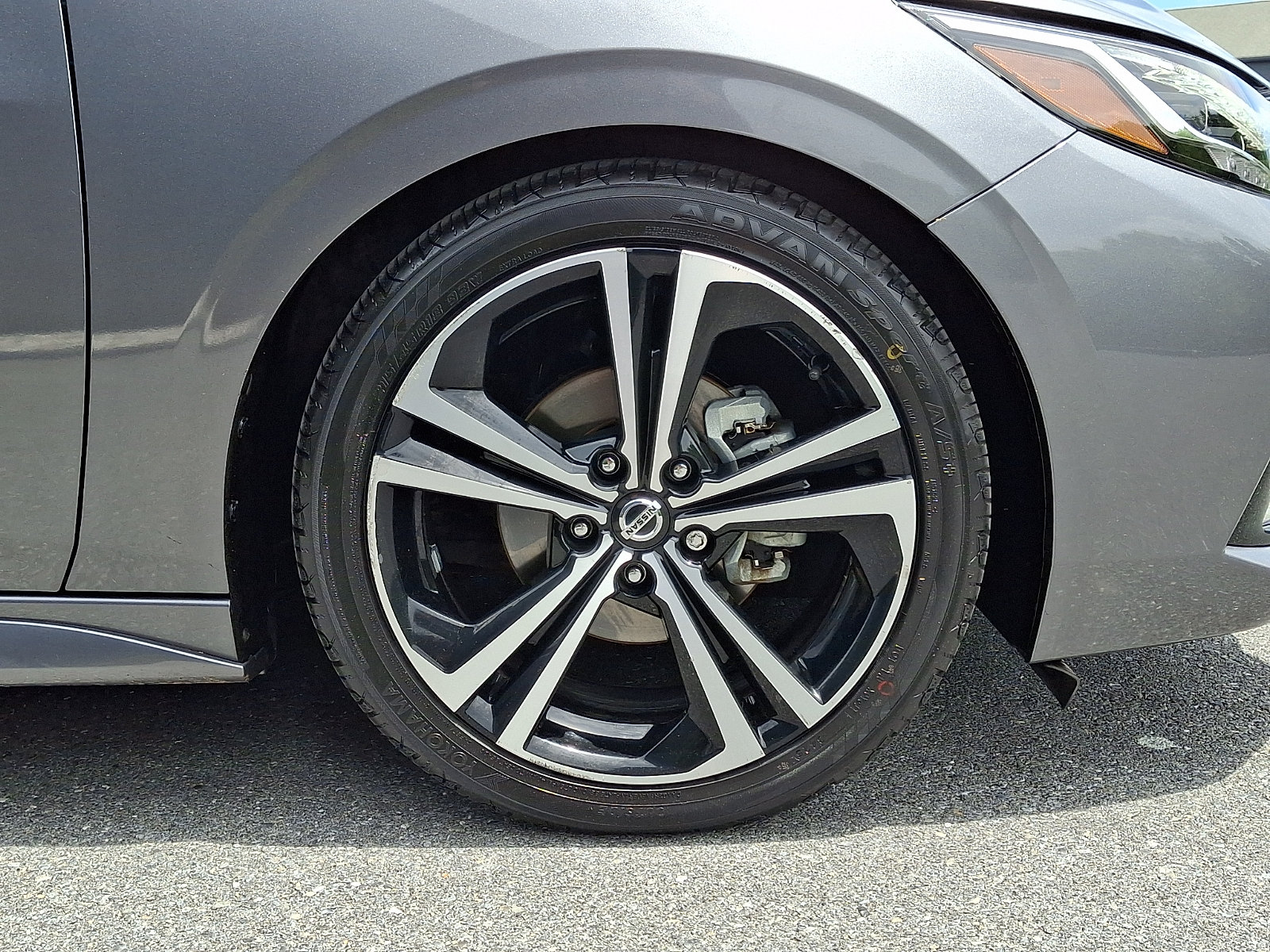 Used 2020 Nissan Sentra SR w/ Premium Package FWD image 10