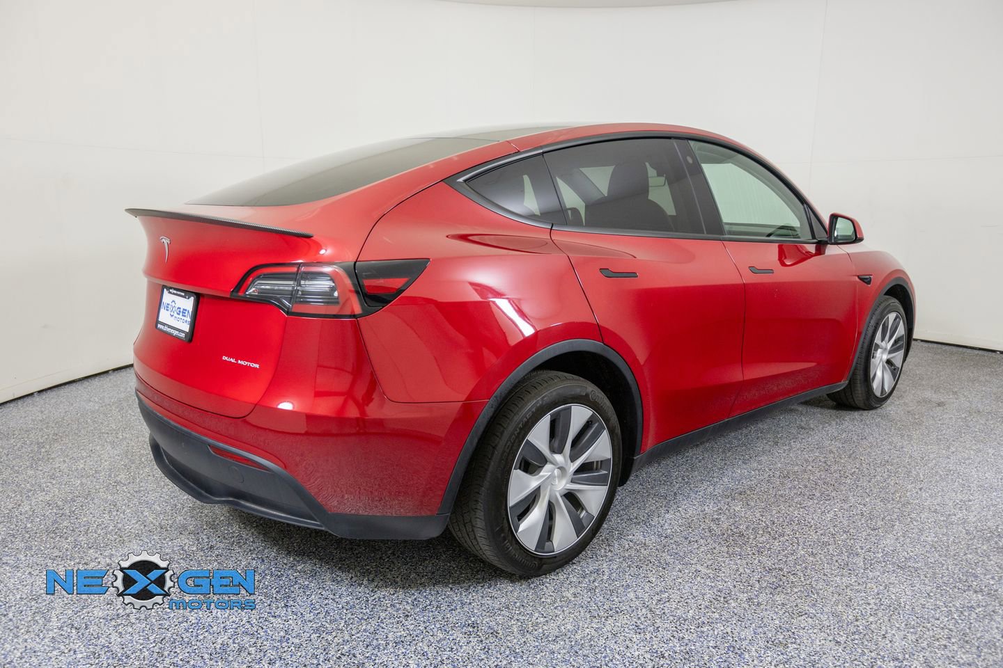 Used 2023 Tesla Model Y Long Range AWD/4WD image 7