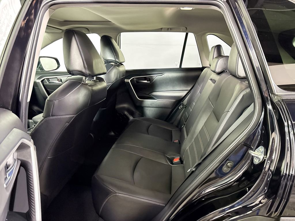 Used 2022 Toyota RAV4 XLE Premium w/ Carpet Mat Package (TMS) AWD/4WD image 20