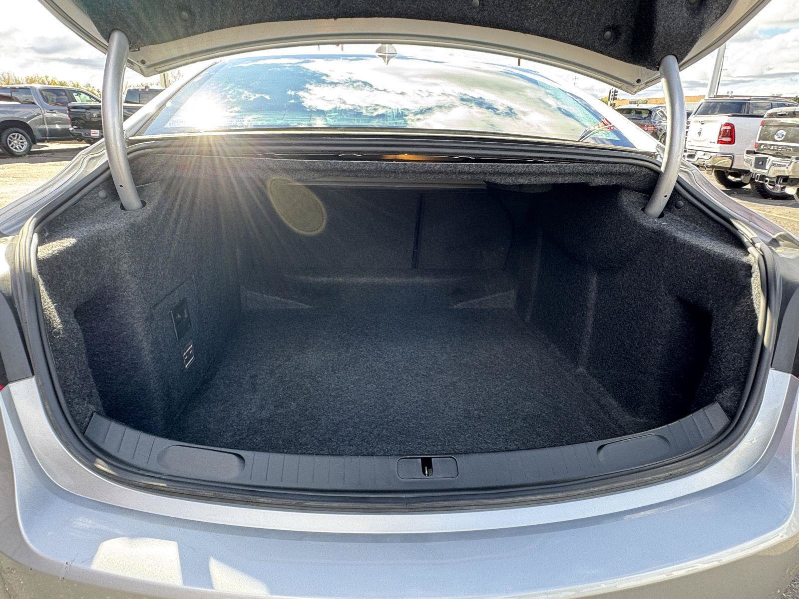 Used 2019 Chevrolet Impala LT FWD image 28