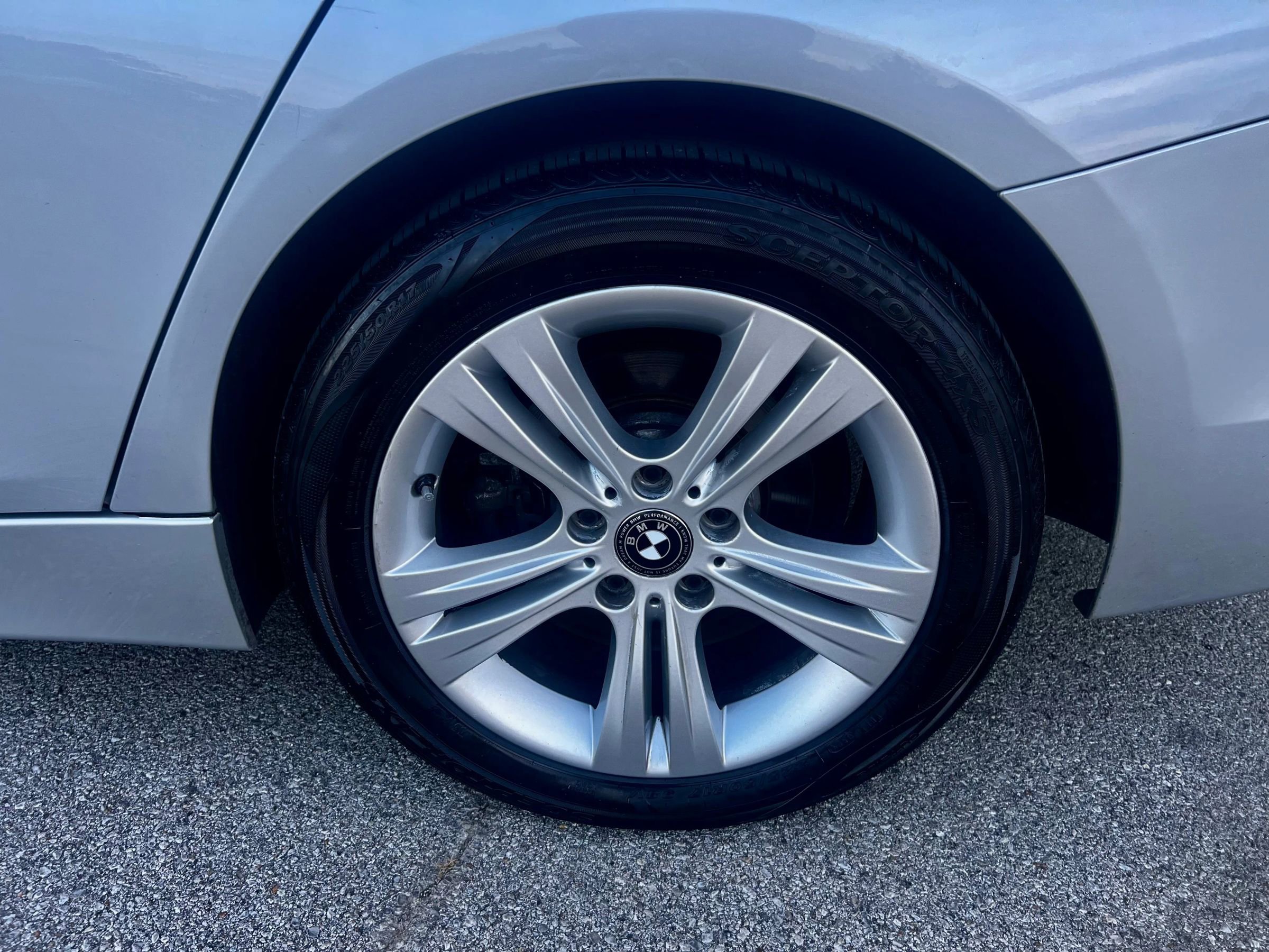 Used 2017 BMW 330i Sedan RWD image 32