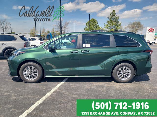 Used 2025 Toyota Sienna XLE w/ XLE Plus Package image 8