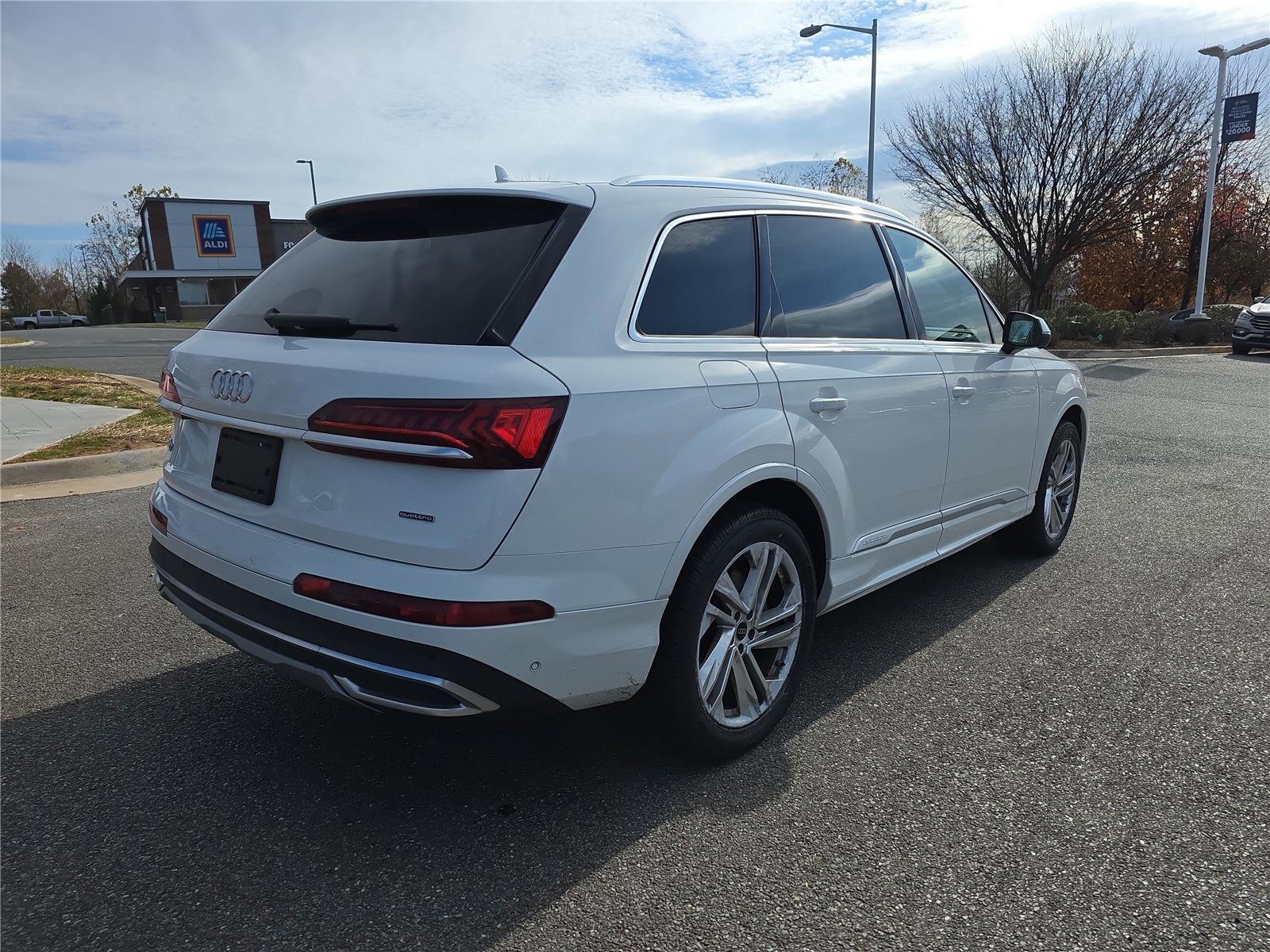 Used 2024 Audi Q7 3.0T Premium Plus image 4