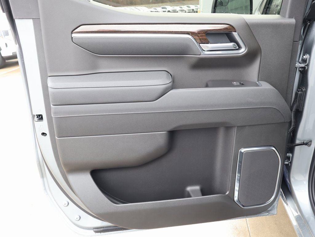 New 2026 GMC Sierra 1500 Elevation w/ LPO, Elevation Black Package image 25