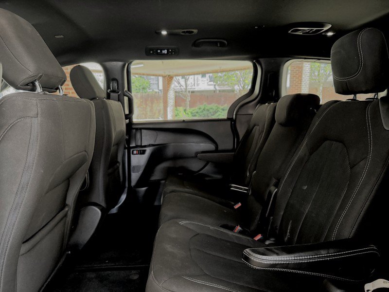Used 2020 Chrysler Pacifica Touring w/ S Appearance Package FWD image 26