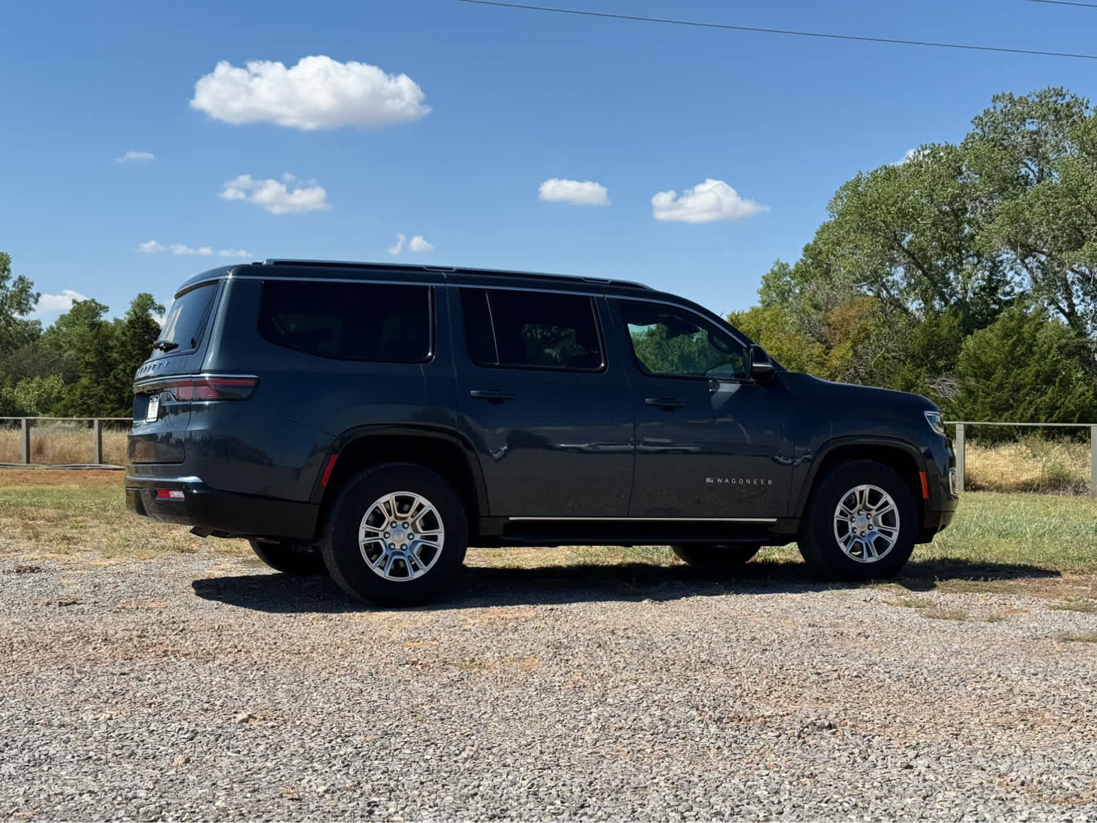 Used 2024 Jeep Wagoneer 4WD image 3