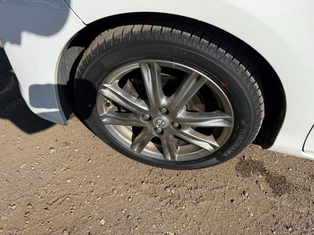 Used 2012 Toyota Yaris SE FWD image 11