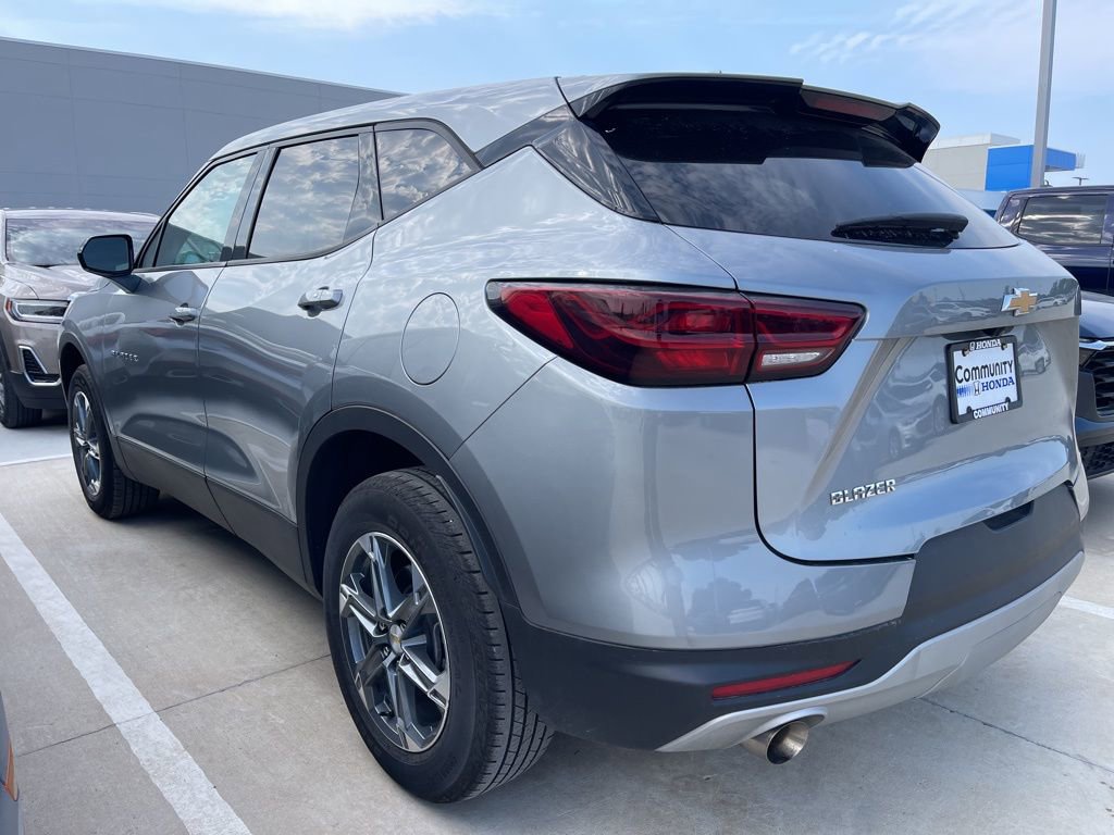 Used 2025 Chevrolet Blazer LT FWD image 5