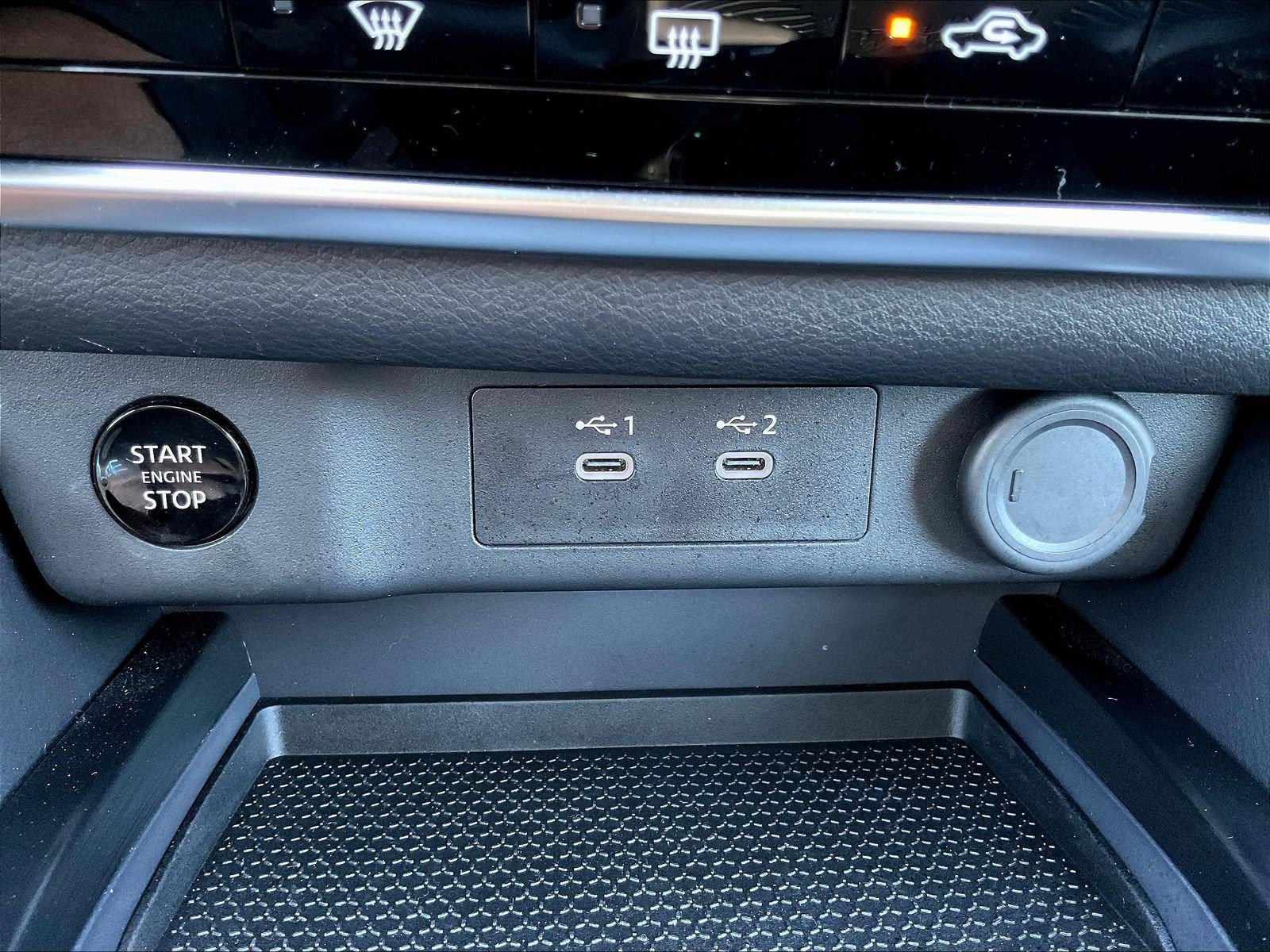 Used 2024 Nissan Rogue S AWD/4WD image 19