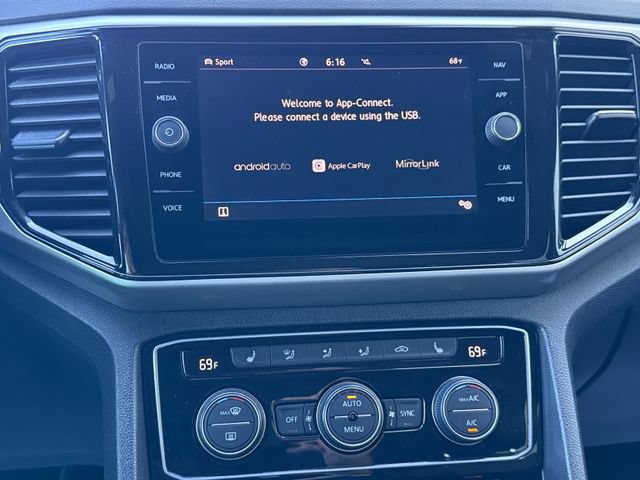 Used 2020 Volkswagen Atlas Cross Sport SEL R-Line AWD/4WD image 36