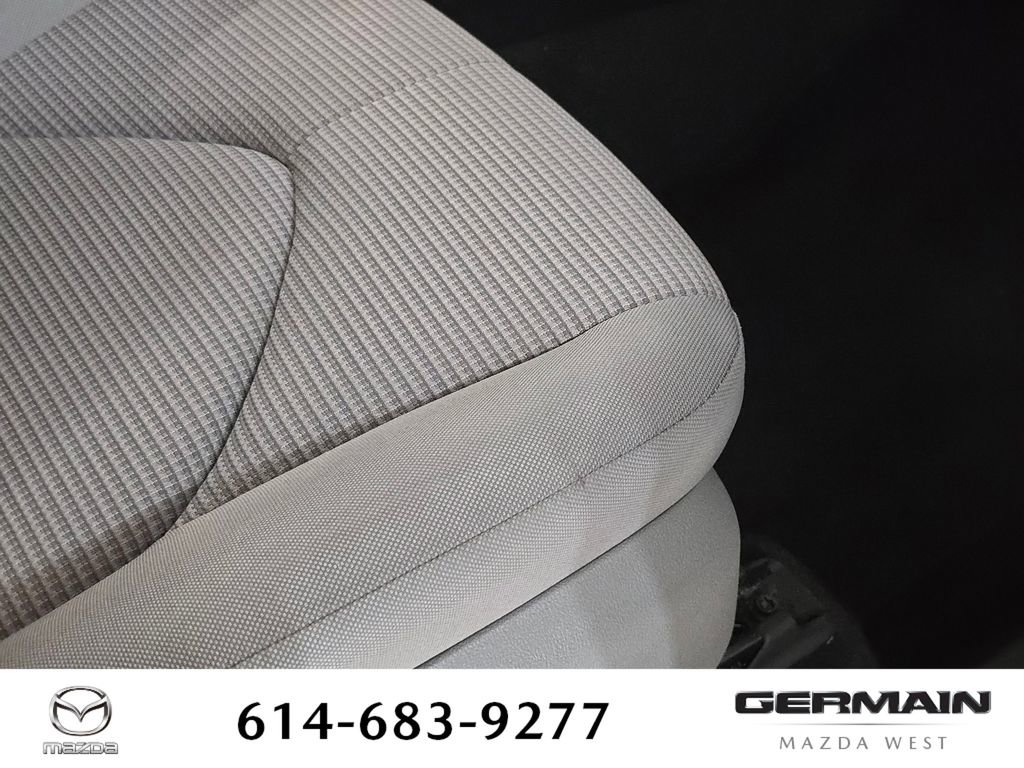Used 2023 Toyota Highlander LE FWD image 28