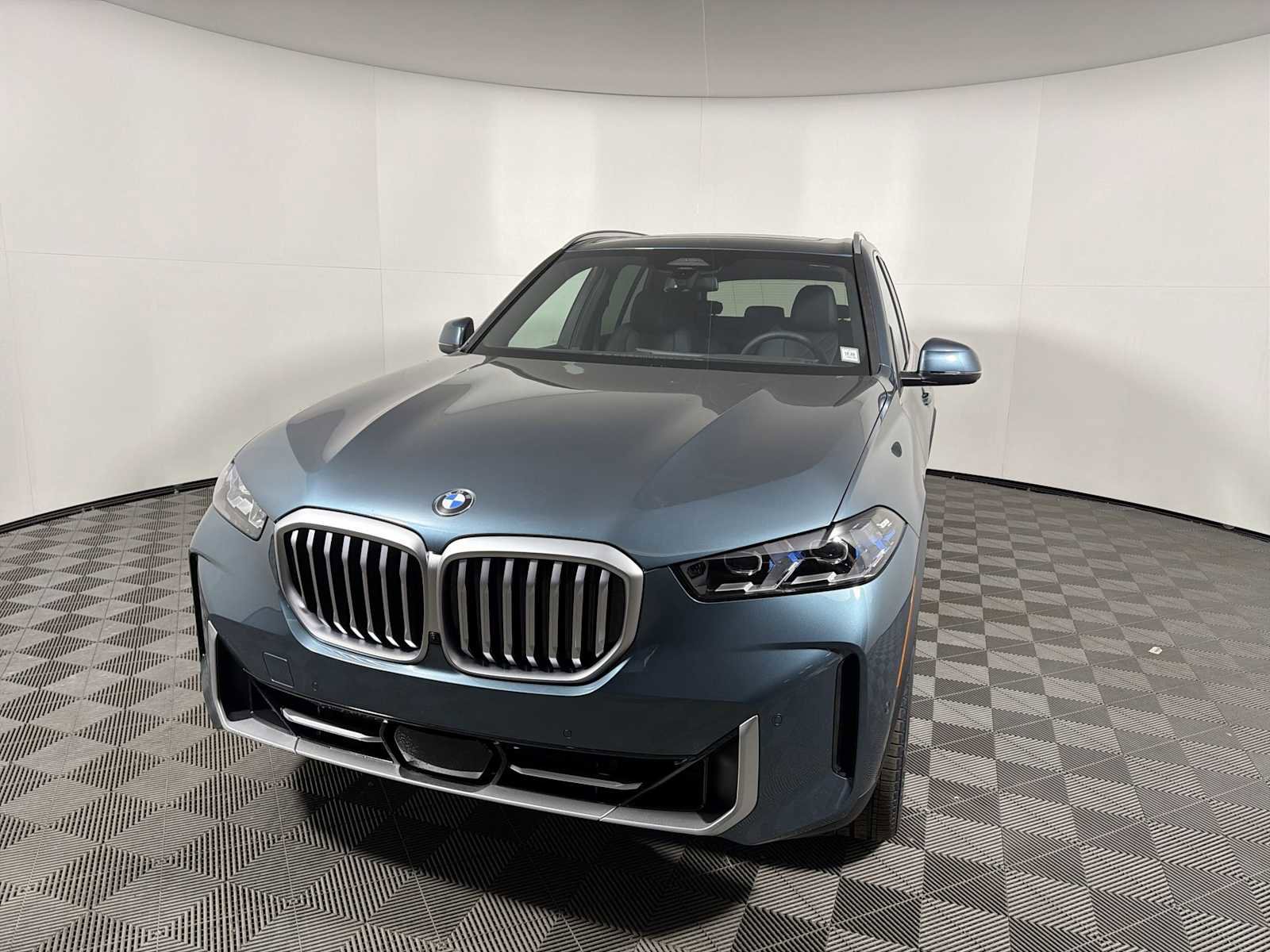 New 2026 BMW X5 xDrive40i w/ Premium Package image 7