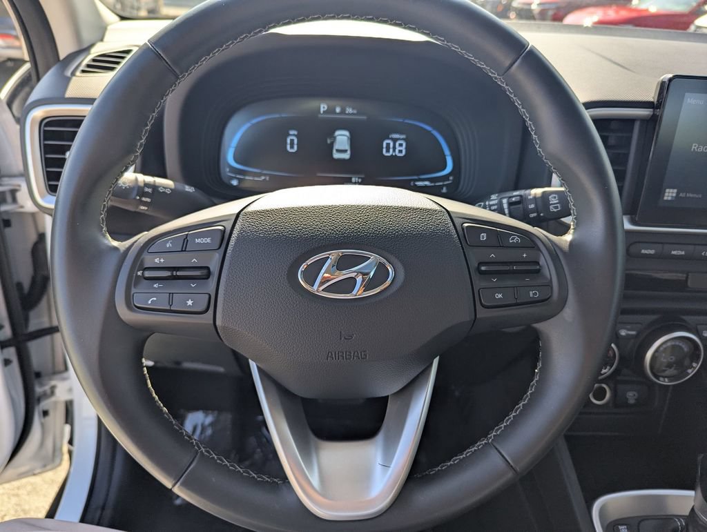 Used 2025 Hyundai Venue SEL FWD image 16