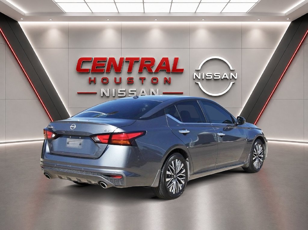 Used 2024 Nissan Altima 2.5 SV w/ SV Premium Package FWD image 7