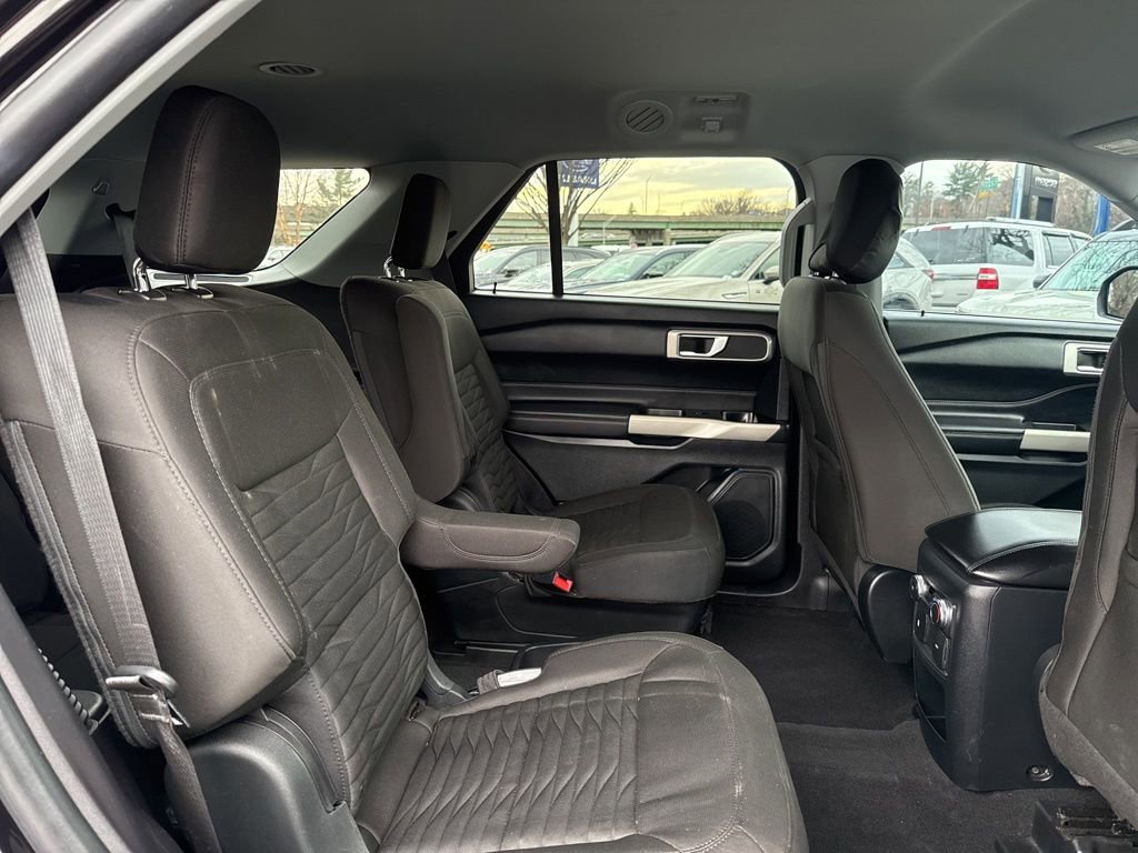 Used 2021 Ford Explorer XLT image 29