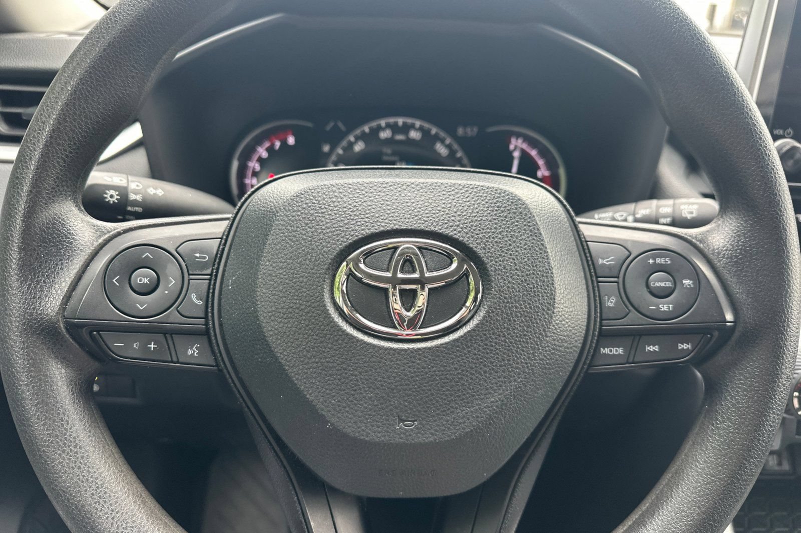 Used 2024 Toyota RAV4 XLE AWD/4WD image 19