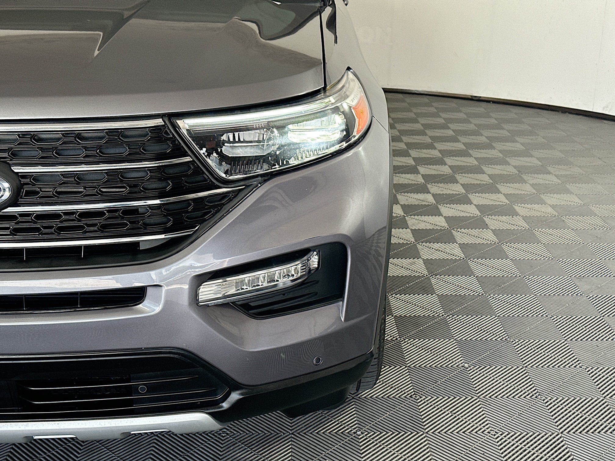 Used 2022 Ford Explorer Limited RWD image 9