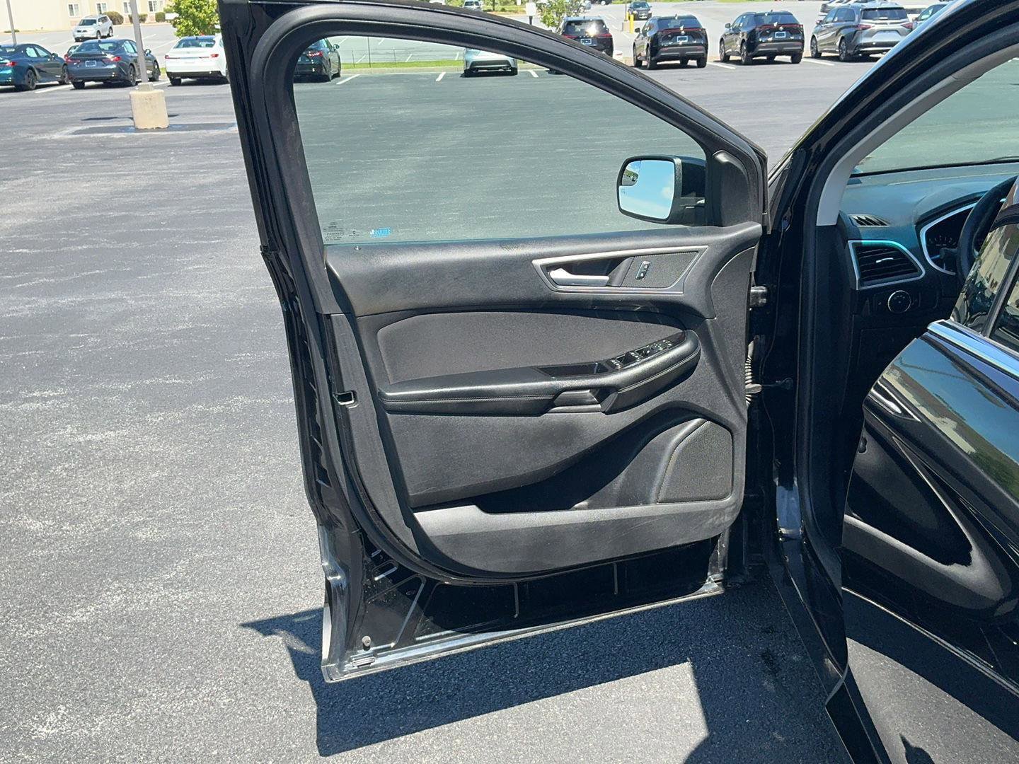 Used 2017 Ford Edge SEL FWD image 20