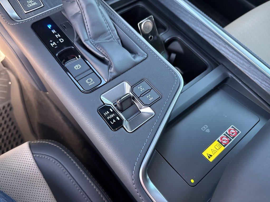 Used 2025 Lexus GX 550 image 35