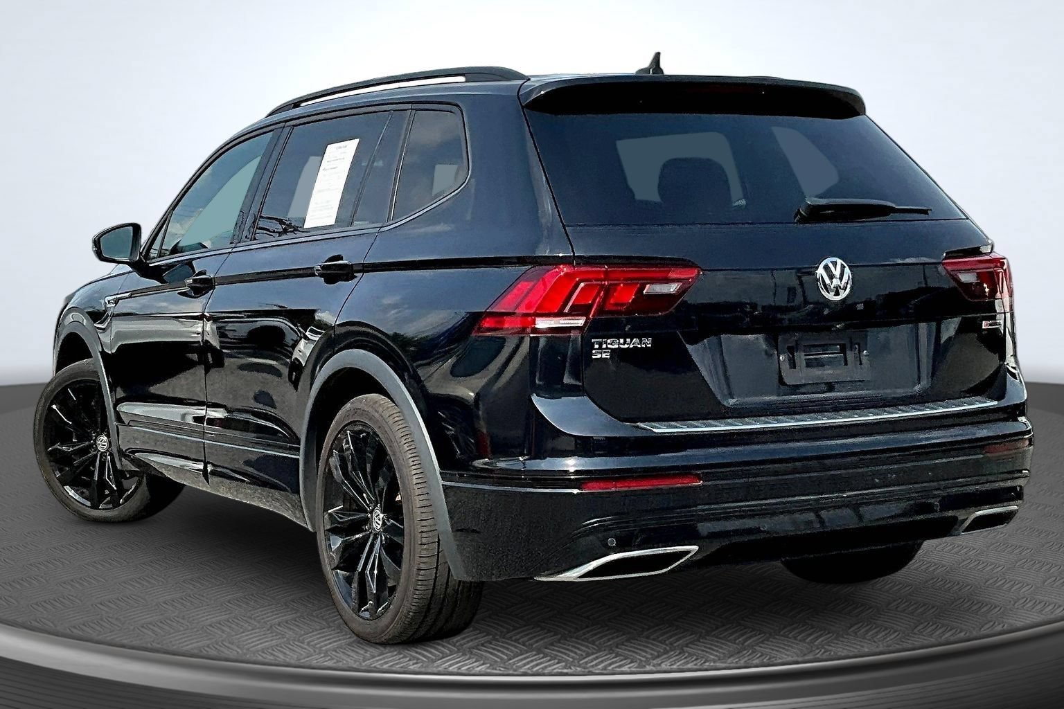 Used 2021 Volkswagen Tiguan SEL AWD/4WD image 4
