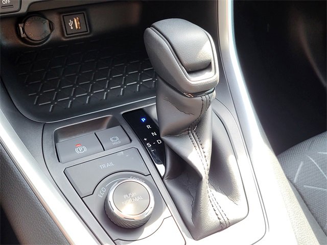 Used 2025 Toyota RAV4 XLE image 31