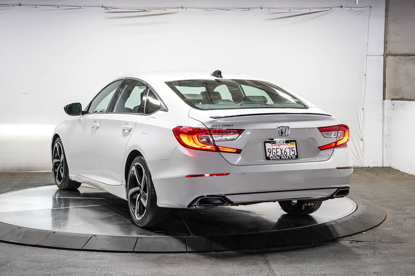 Used 2022 Honda Accord Sport image 2