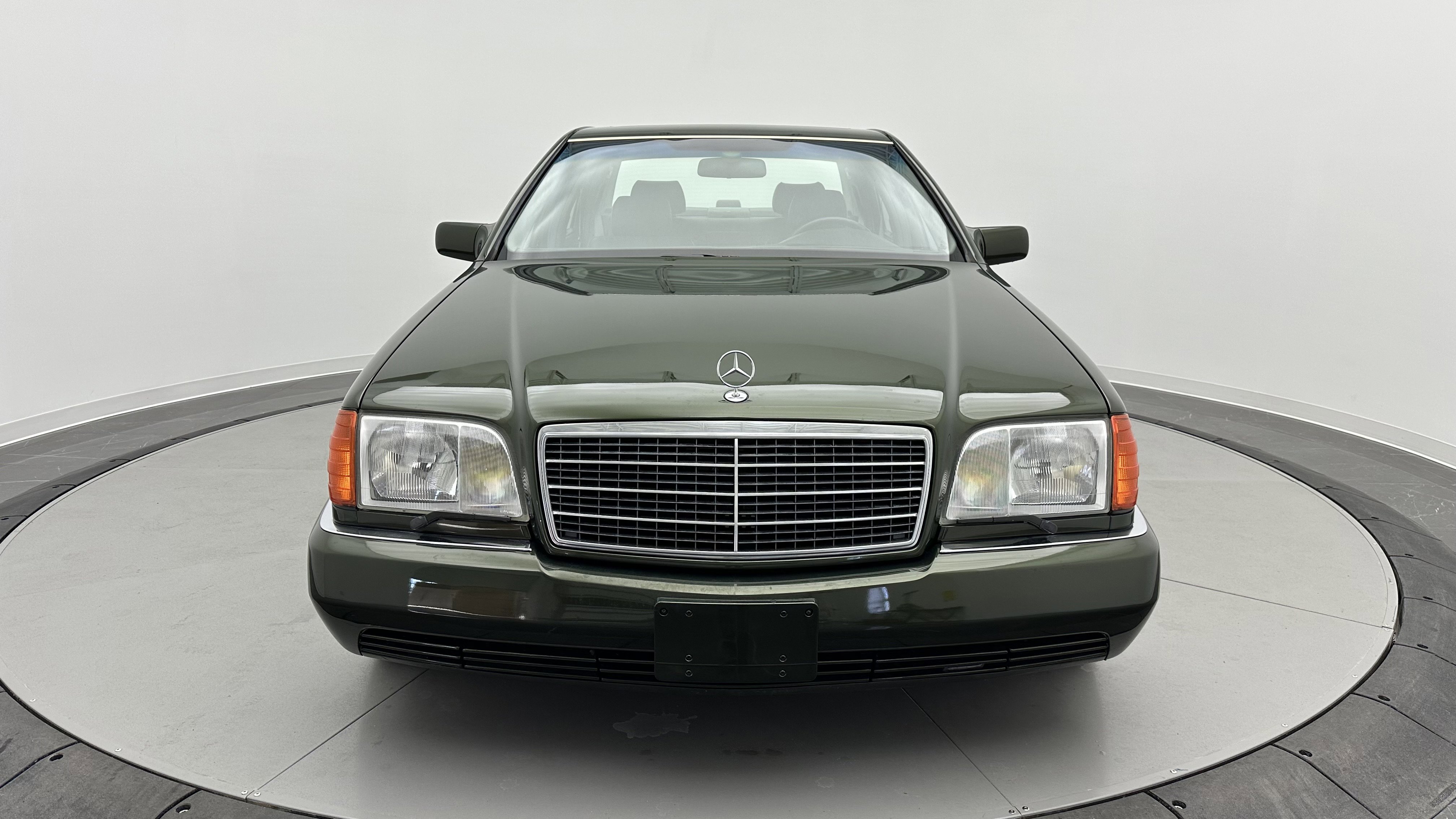 Used 1992 Mercedes-Benz 300 SE image 2