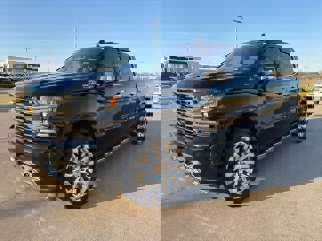 Used 2022 Chevrolet Silverado 1500 High Country w/ Technology Package image 1