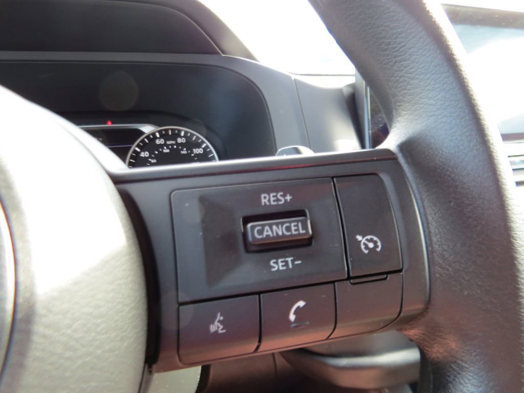 Used 2023 Nissan Pathfinder S image 25