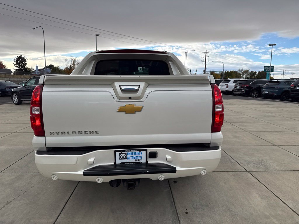 Used 2012 Chevrolet Avalanche LTZ AWD/4WD image 7