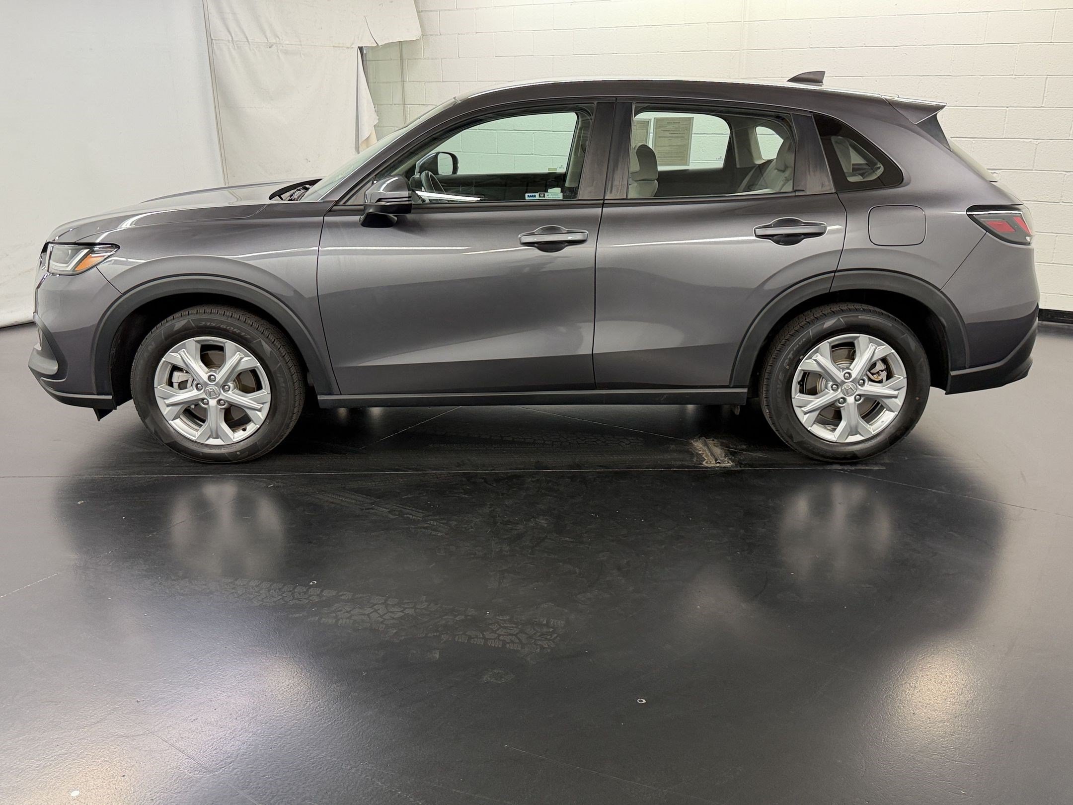 Certified 2024 Honda HR-V LX image 2