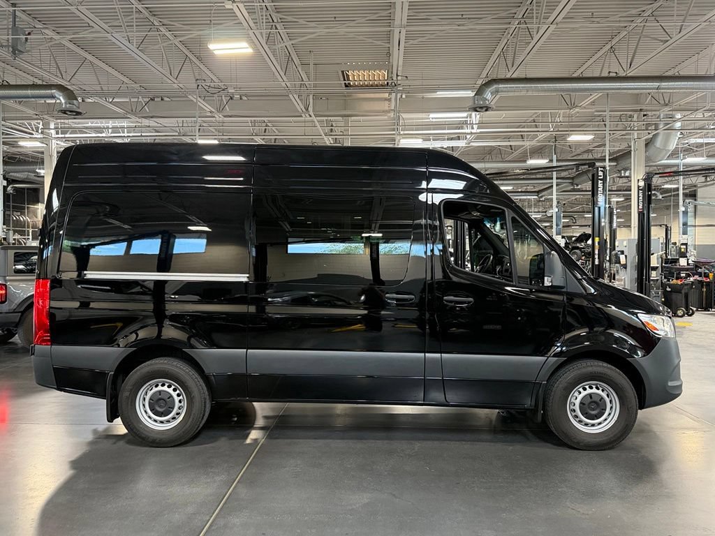 Used 2025 Mercedes-Benz Sprinter 2500 image 5