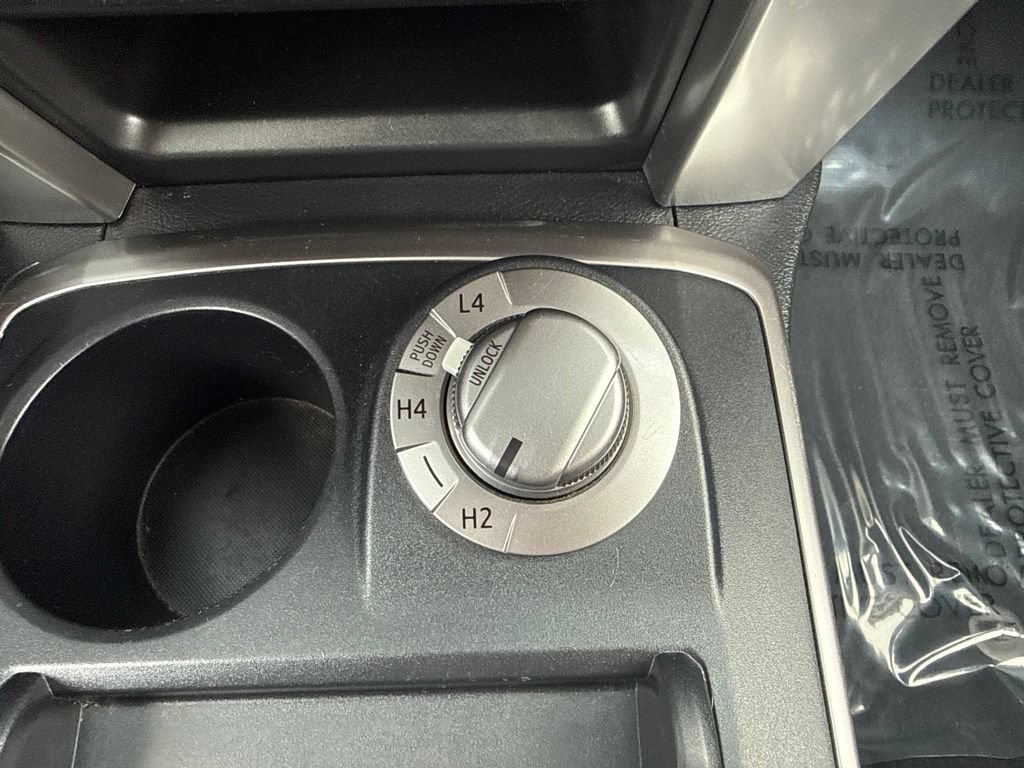 Used 2018 Toyota 4Runner SR5 AWD/4WD image 27