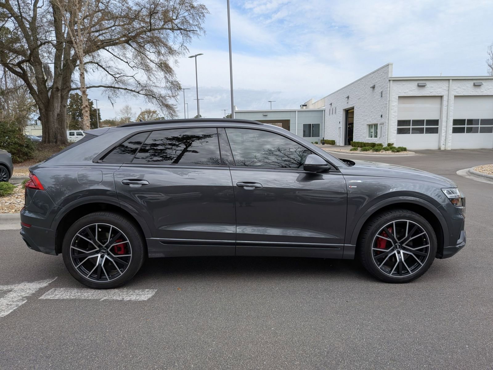 Used 2020 Audi Q8 Premium Plus image 2