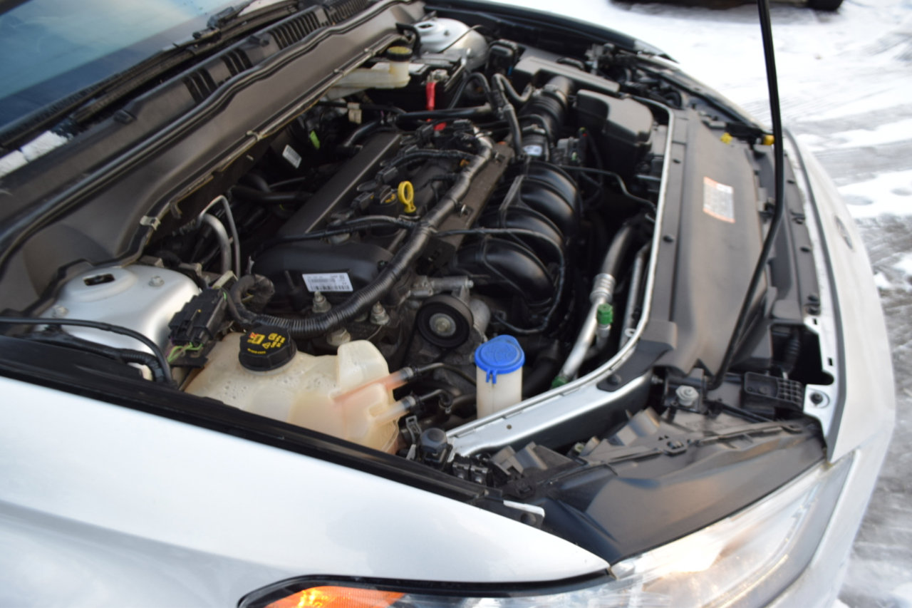 Used 2017 Ford Fusion SE image 29