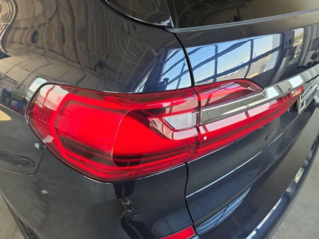 Used 2022 BMW X7 xDrive40i w/ M Sport Package AWD/4WD image 38