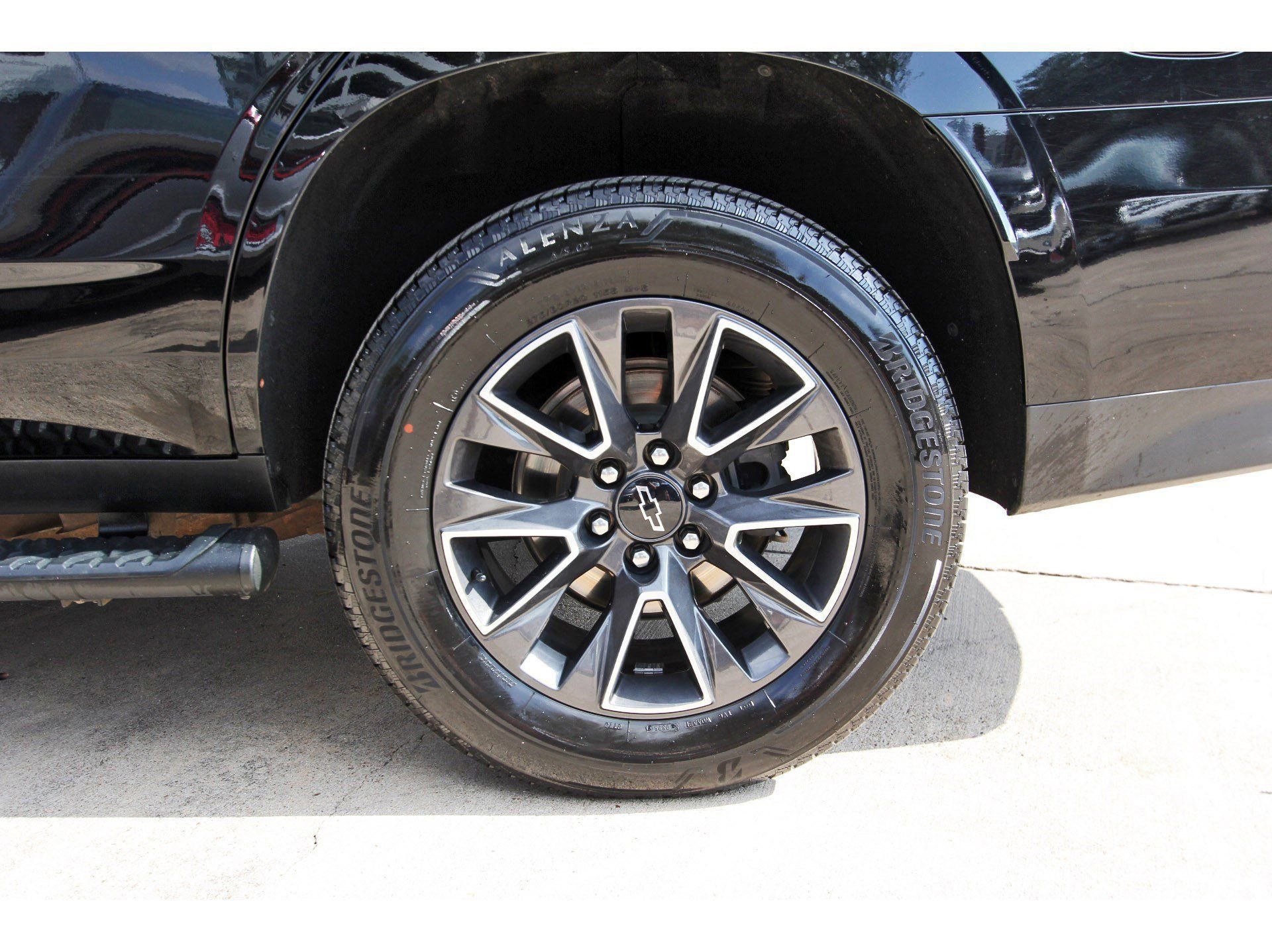 Used 2021 Chevrolet Tahoe Z71 image 30