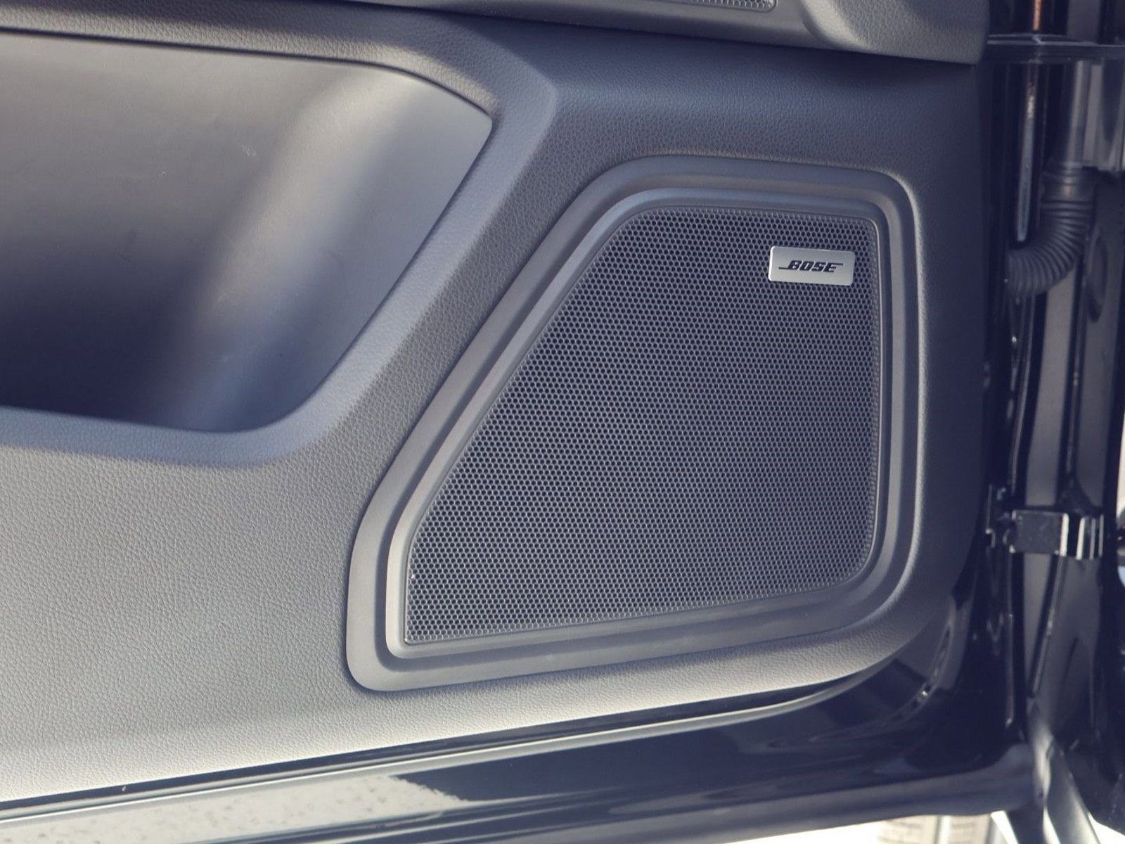 Certified 2025 Porsche Macan AWD/4WD image 14
