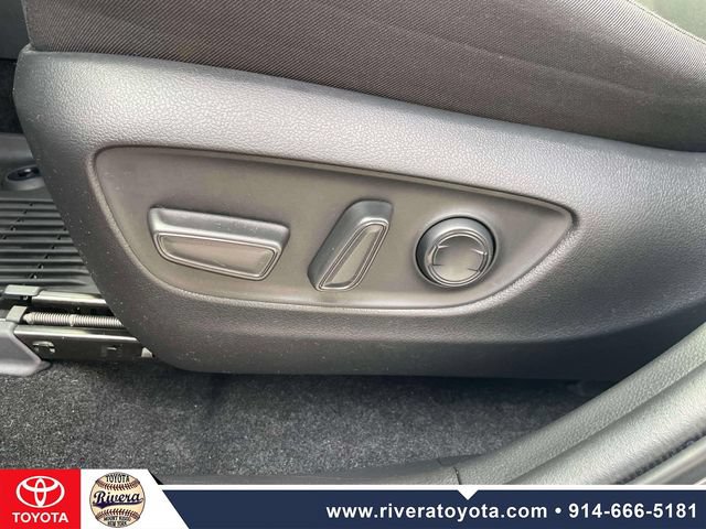 Used 2021 Toyota RAV4 XLE w/ XLE Grade Weather Package AWD/4WD image 18