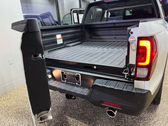 New 2026 Honda Ridgeline Black Edition image 11