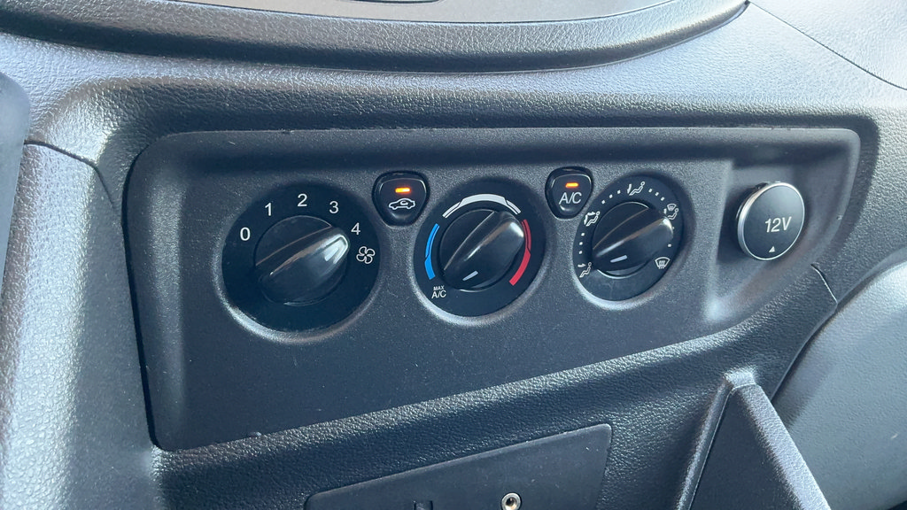 Used 2016 Ford Transit 150 XL RWD image 14