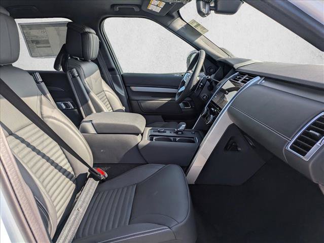 New 2025 Land Rover Discovery Dynamic SE AWD/4WD image 17